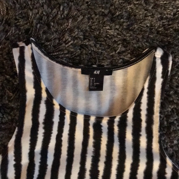 H&M black and white a line dress - Picture 4 of 5